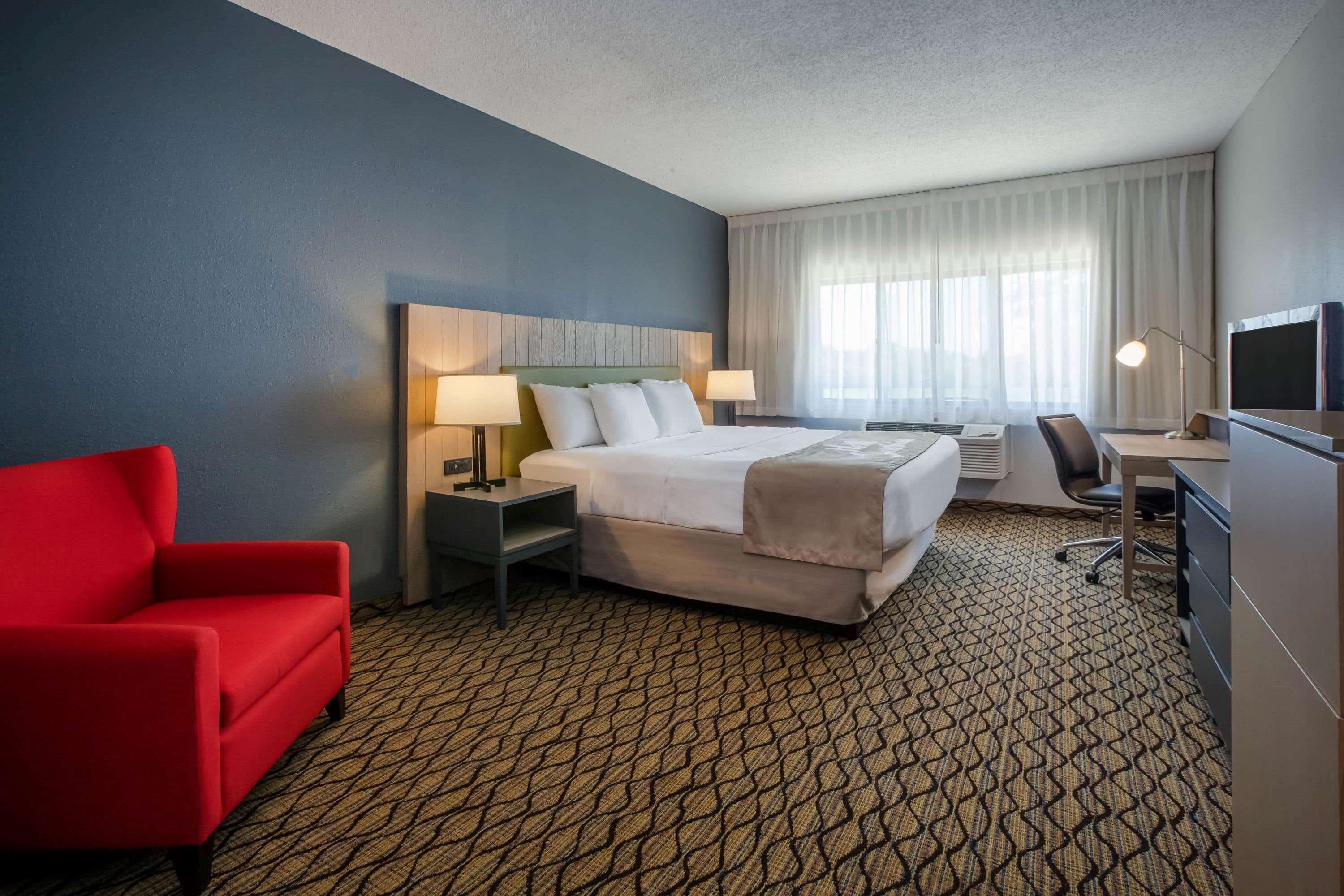 Days Inn & Suites By Wyndham Rochester Hills Mi Exterior photo