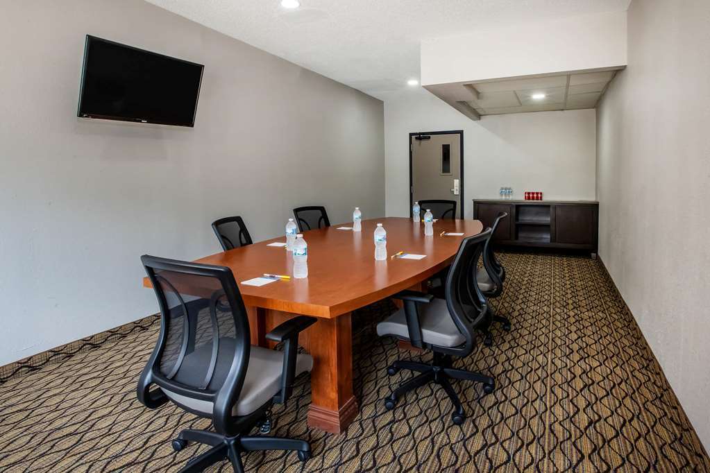Days Inn & Suites By Wyndham Rochester Hills Mi Facilities photo